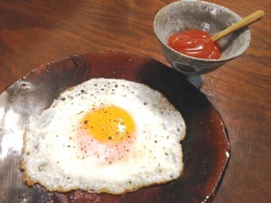 目玉焼きにはトマトケチャップ