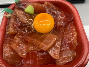 まぐろ漬け丼