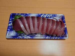 カツオの刺身